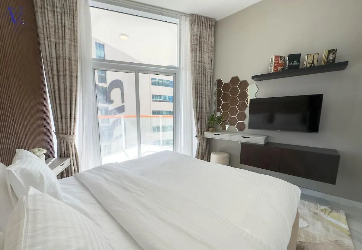 Luxurious 2-Bedroom Haven Dubai Apartment